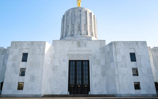 Photo of Oregon State Capitol