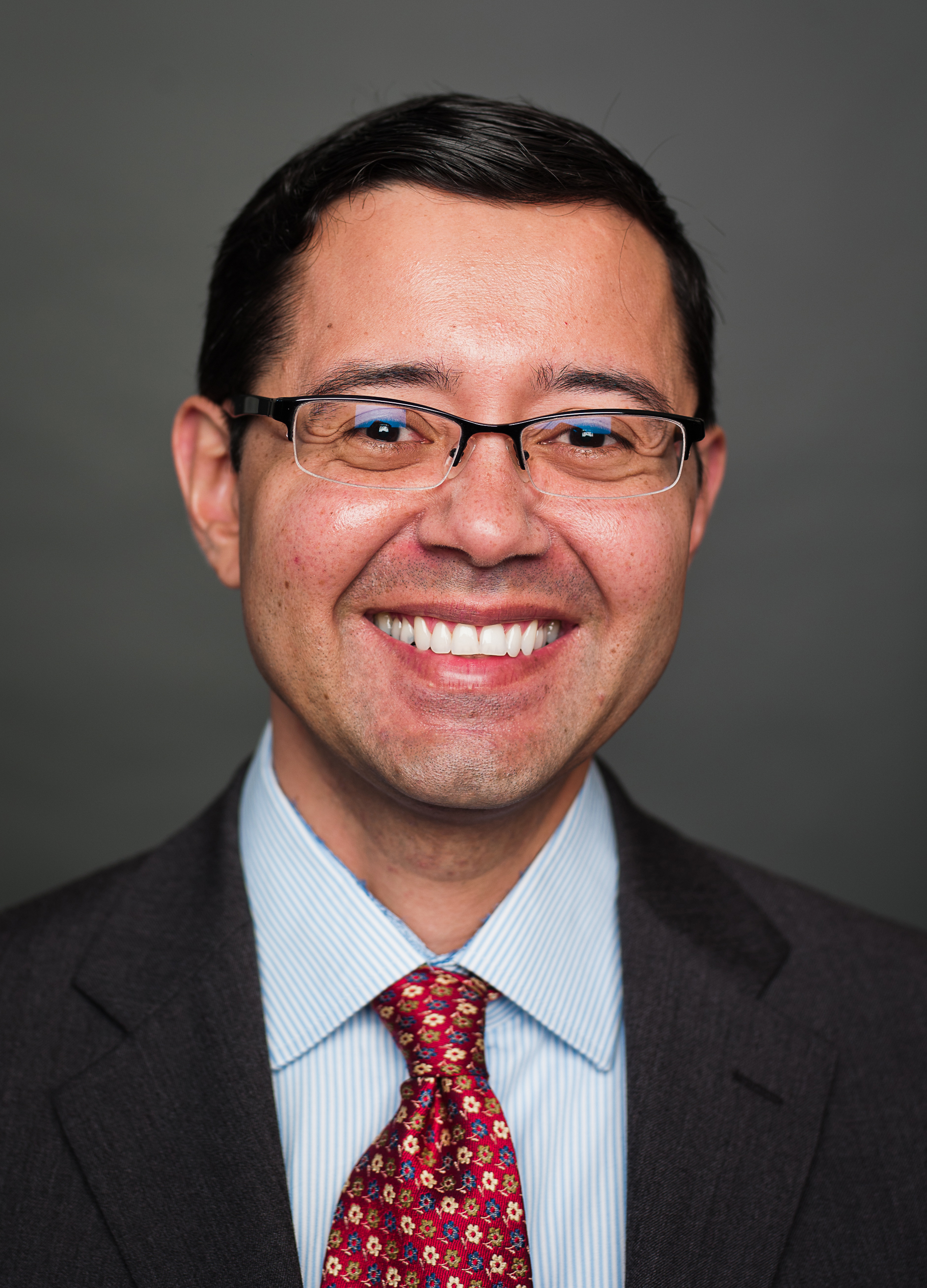 Dr. Oscar Fernandez