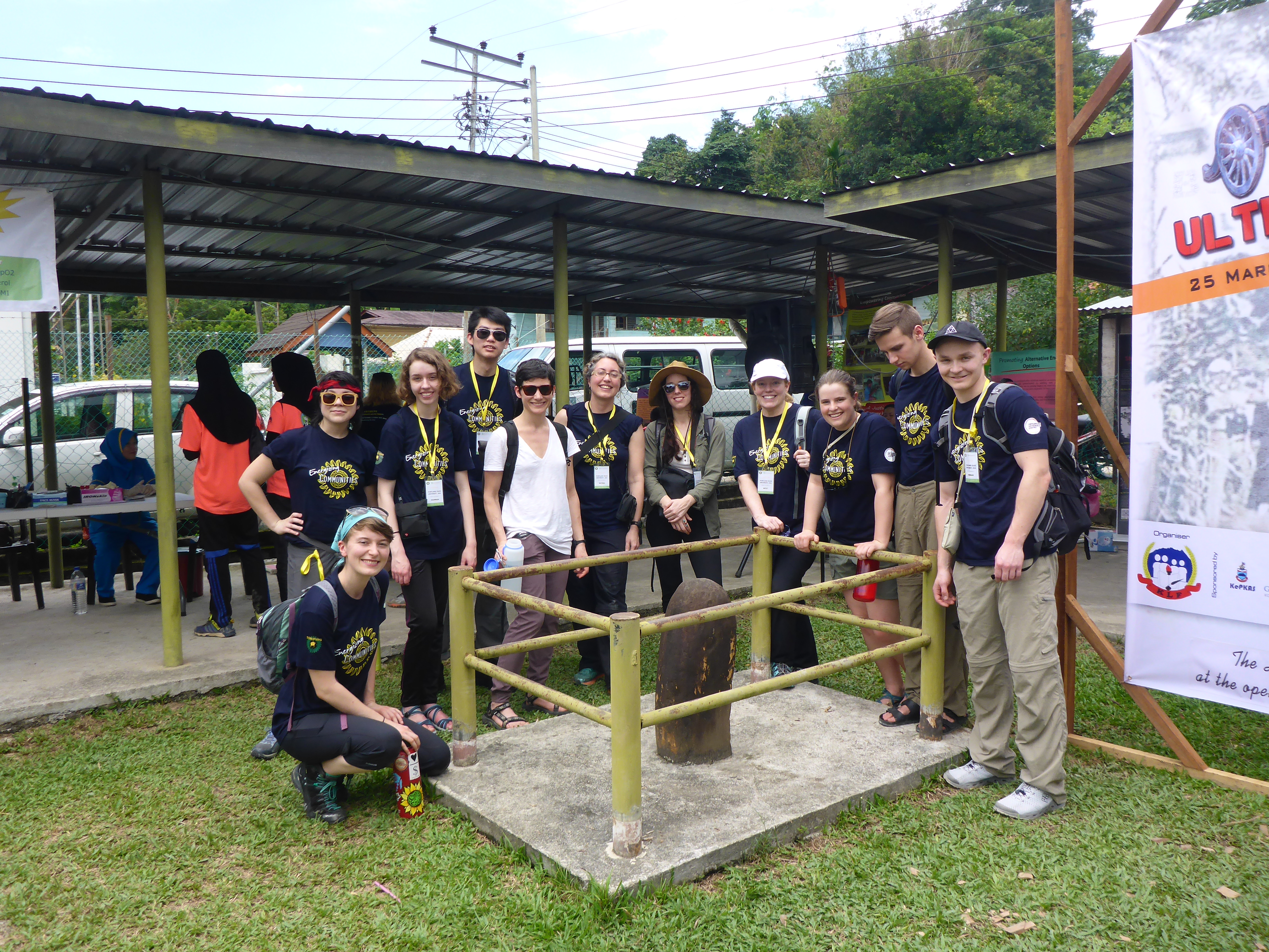 Group of PSU students in Borneo