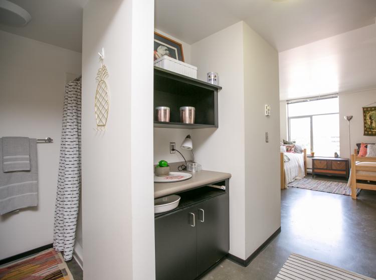 Small additional kitchenette area