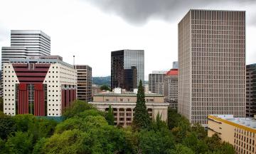 A few buildings in the city of Portland, Oregon.